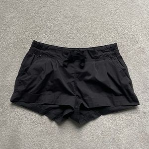 Lululemon Shorts Size 6